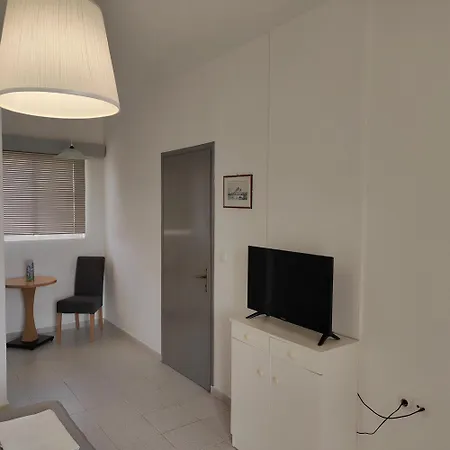 Lefteris Apartments In Ялиссос Экстерьер фото