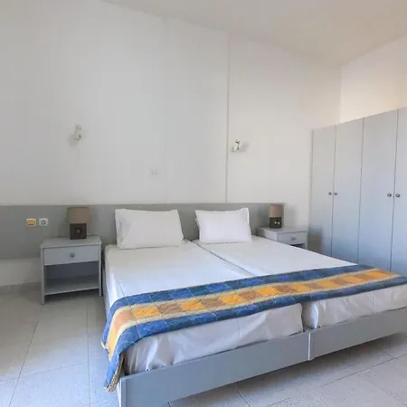 Lefteris Apartments In Ялиссос Экстерьер фото