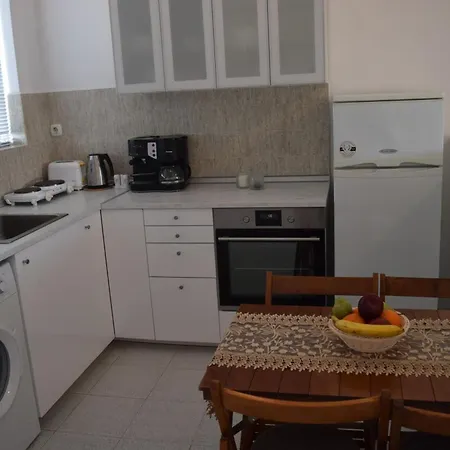 Lefteris Apartments In Ялиссос Экстерьер фото