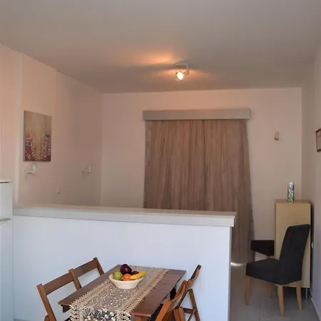 Lefteris Apartments In Ялиссос Экстерьер фото