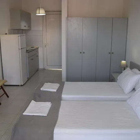 Lefteris Apartments In Ялиссос Экстерьер фото