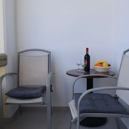 Lefteris Apartments In Ялиссос Экстерьер фото