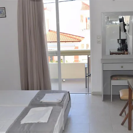 Lefteris Apartments In Ялиссос Экстерьер фото