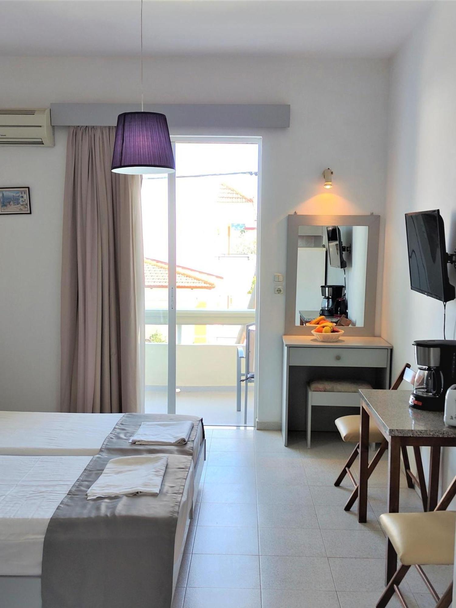 Lefteris In Rhodes Apartment *